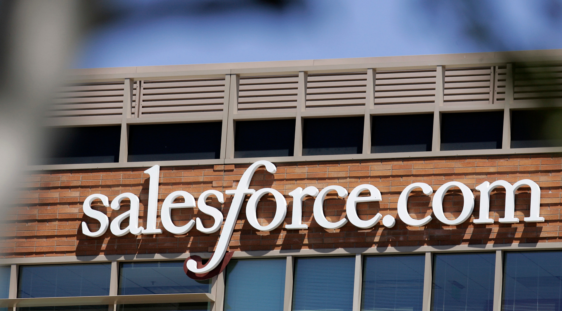 Salesforce buys Demandware