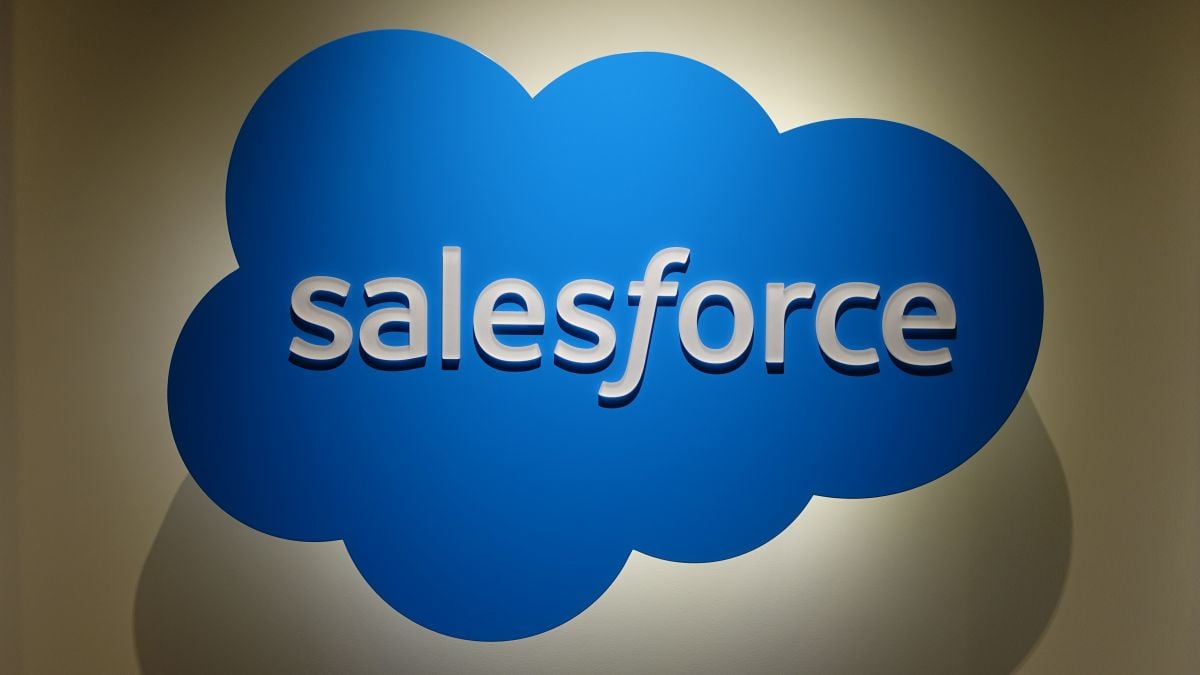 What are the benefits of Salesforce Commerce Cloud?